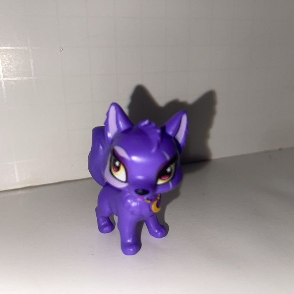 Monster High Crescent the Wolf Pet Figure Clawdeen Wolf Purple Mini Toy 1.75in